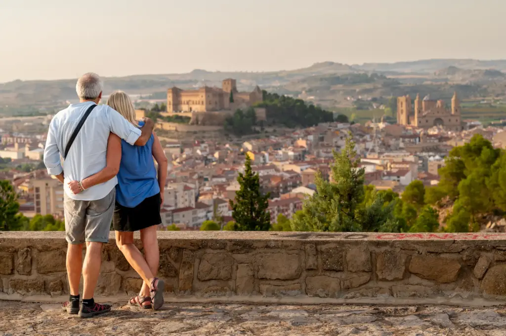 Pareja en un mirador